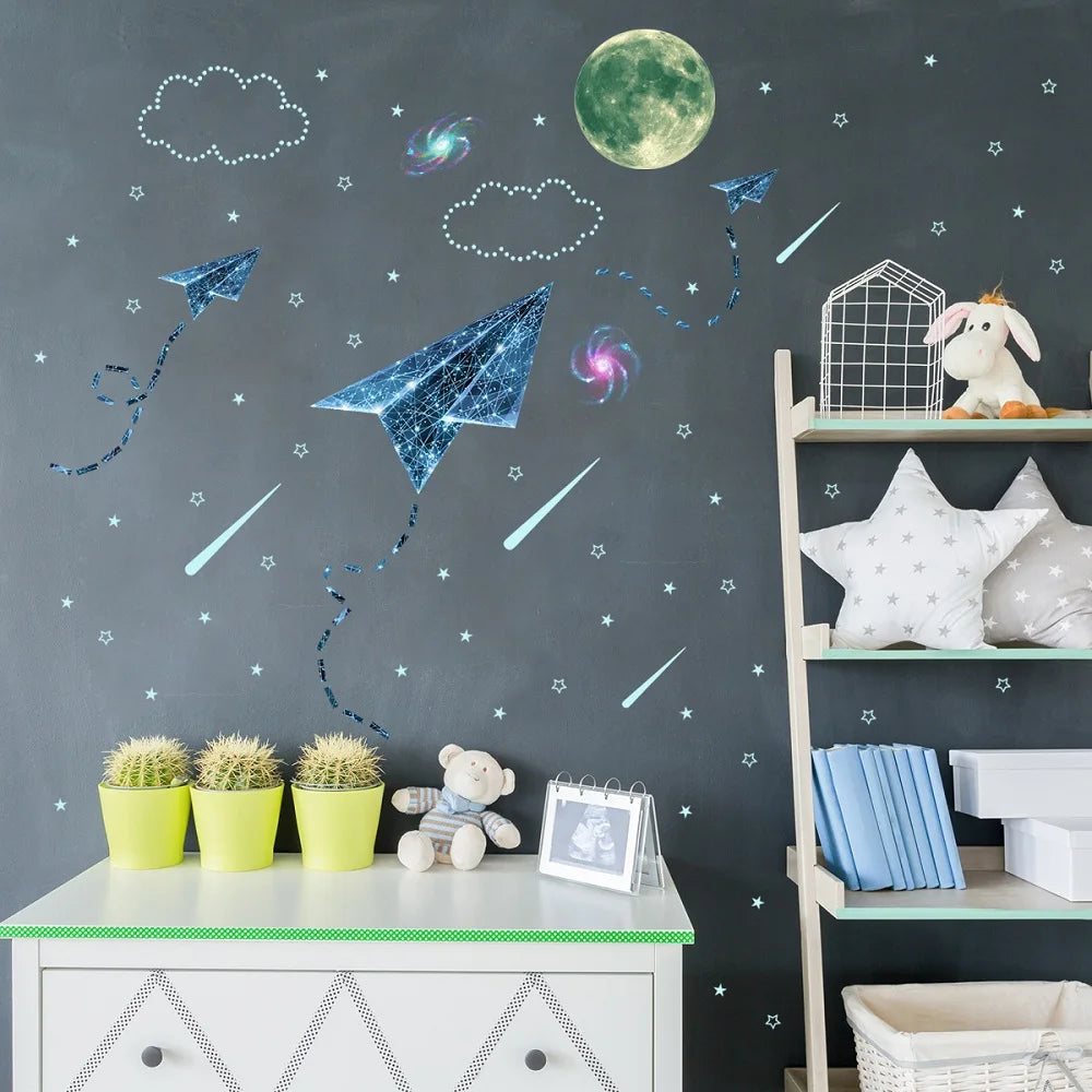 Avion en papier dans les étoiles ( x180 )